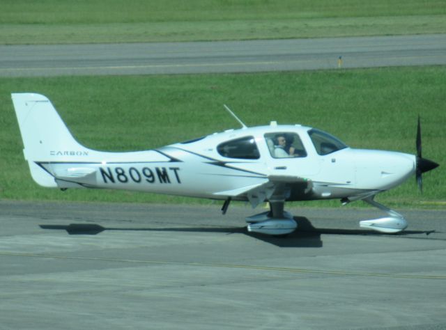 Cirrus SR-22 (N809MT)