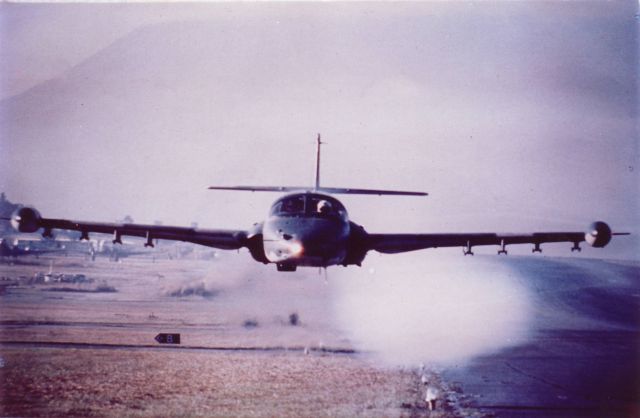 FAG444 — - Vuelo a baja altura.