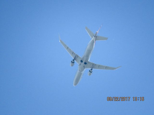Embraer 175 (N254NN)