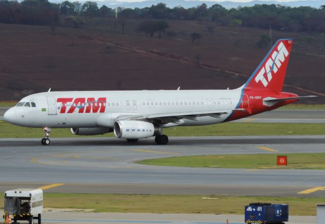 Airbus A320 (PR-MBZ)