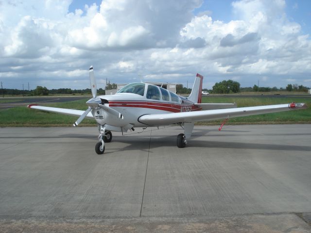 Beechcraft Bonanza (33) (N17852) - N17852 