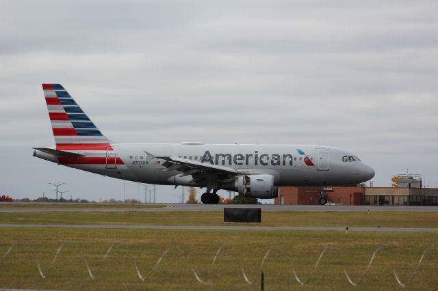 Airbus A319 (N703UW)