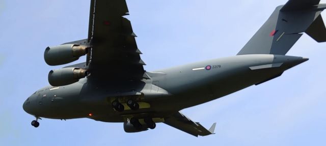 Boeing Globemaster III (ZZ178) - This RAF C-17A came in really low while landing in Belize!