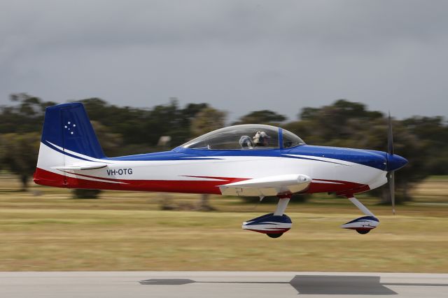 Vans RV-8 (VH-OTG)