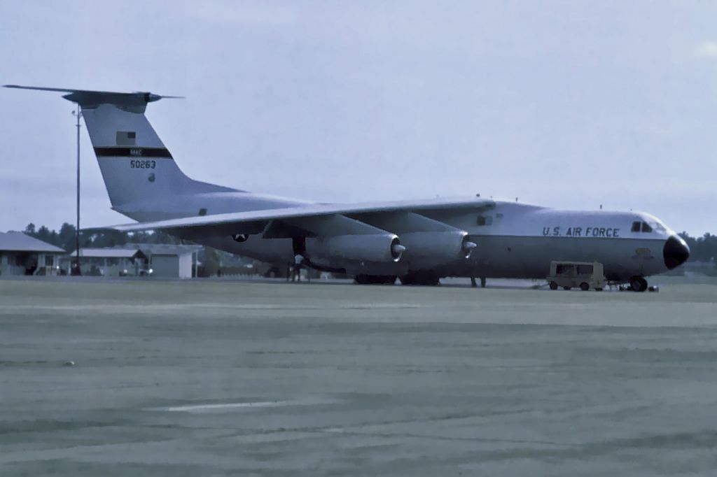 Lockheed C-141 Starlifter (65-0263) - Lockheed C-141A Starlifter USAF 65-0263     ,Butterworth Malaysia 1975.