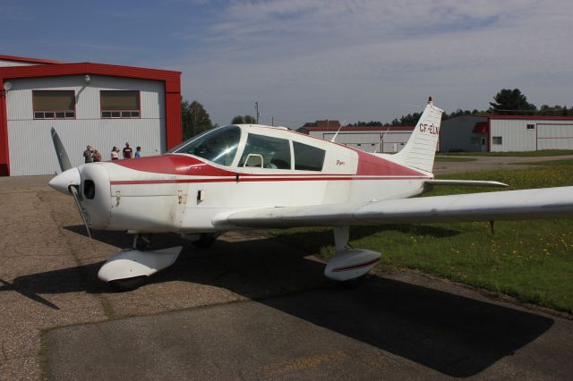 Piper Cherokee (C-FELN) - Piper Cherokee PA-140 CF-ELN Aéroport de Lachute CSE4 QC. 25-08-2018