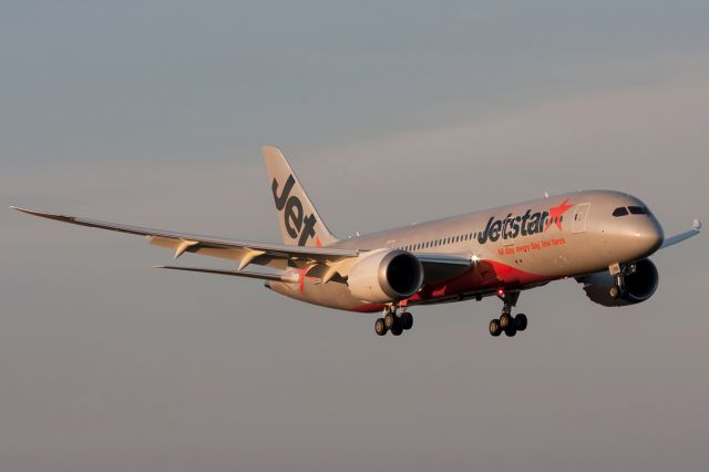 Boeing 787-8 (VH-VKA) - Jetstar's first 787-8