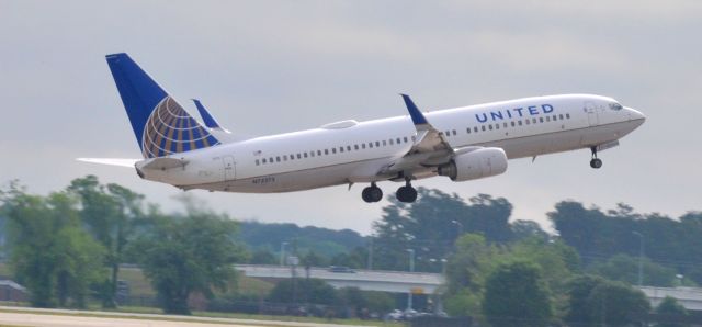 Boeing 737-900 (N73275)