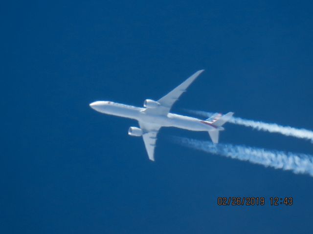 BOEING 777-300ER (N734AR)