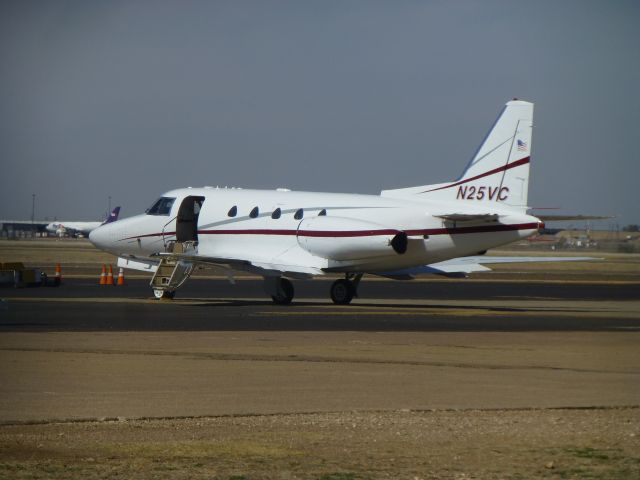 North American Sabreliner (N25VC)