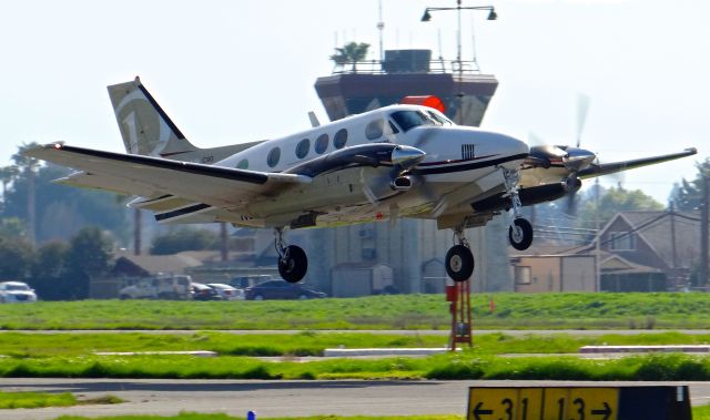 Beechcraft King Air 90 (N8096U)