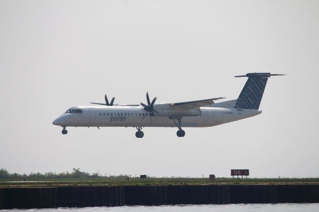 de Havilland Dash 8-400 (C-GLQN)