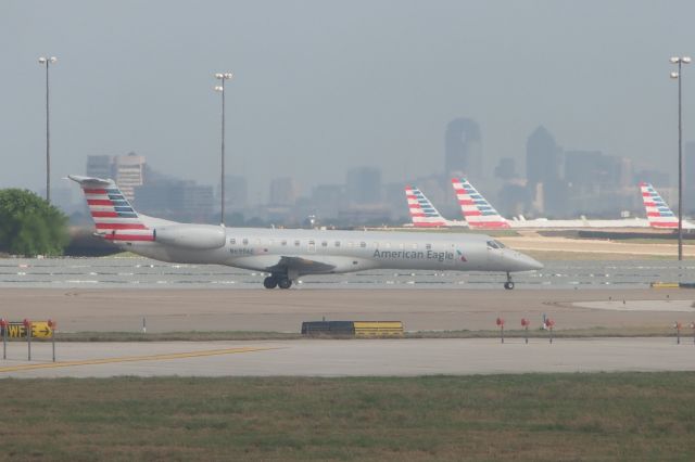 Embraer ERJ-145 (N699AE)