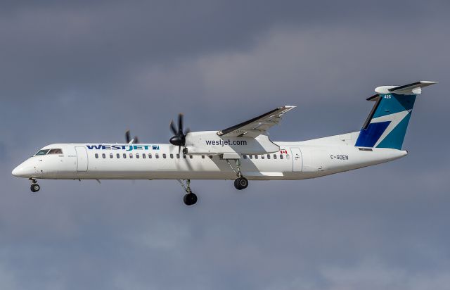 de Havilland Dash 8-400 (C-GDEN)