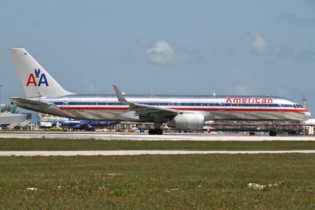 Boeing 757-200 (N676AN)