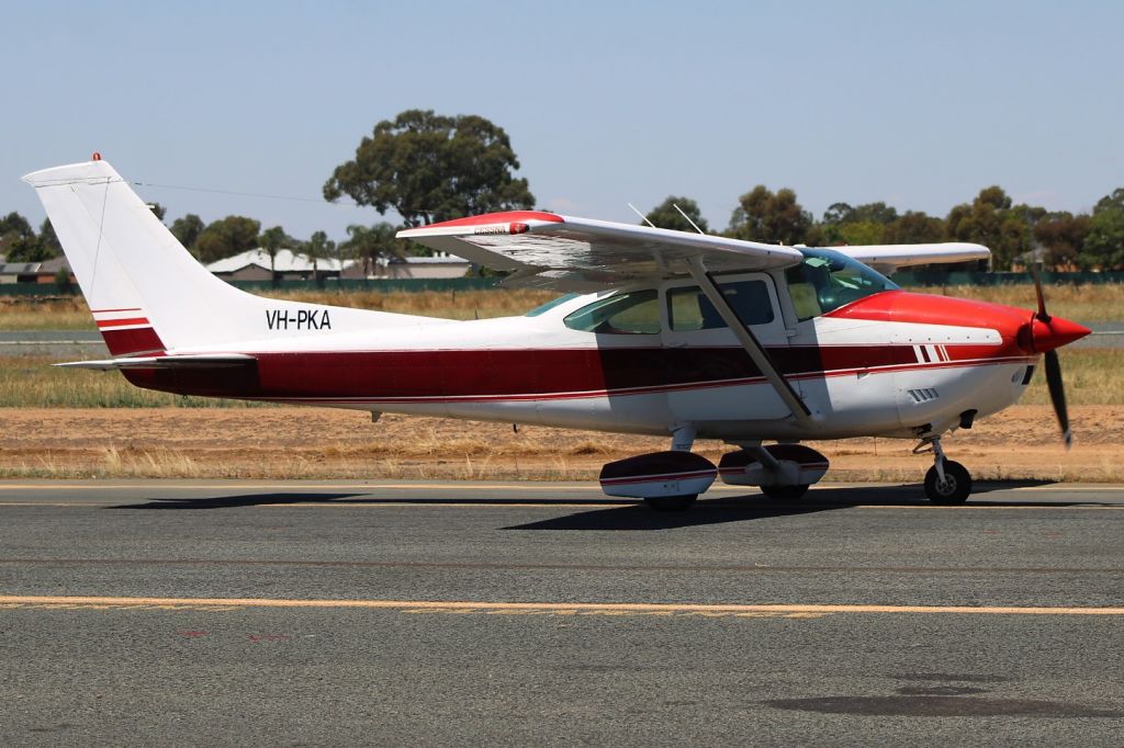Cessna Skylane (VH-PKA)