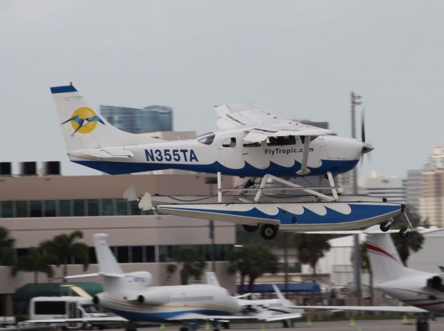 Cessna Skyhawk (N355TA)