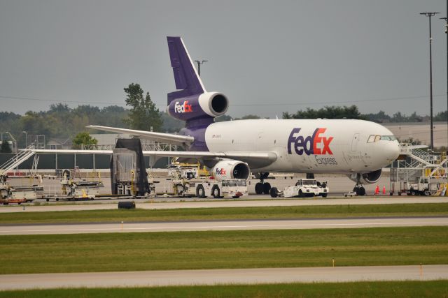 McDonnell Douglas DC-10 (N315FE) - 09-19-21. Only 12 DC-10-30's left in the FedEx fleet. N308FE ferried to VCV on 08-31-21. I think I heard all the DC-10's will be gone by next year, so you better shoot them while you can, no matter the weather or cluttered the shot may be.