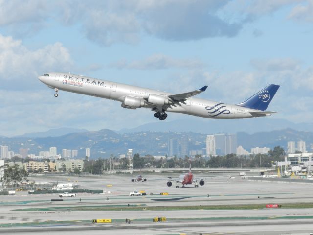 Airbus A340-600 (B-6053)