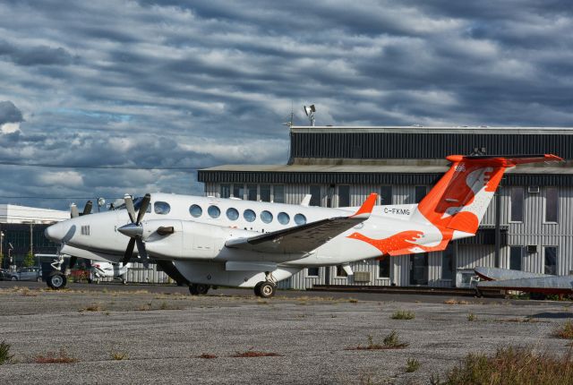 Beechcraft Super King Air 350 (C-FKMG)