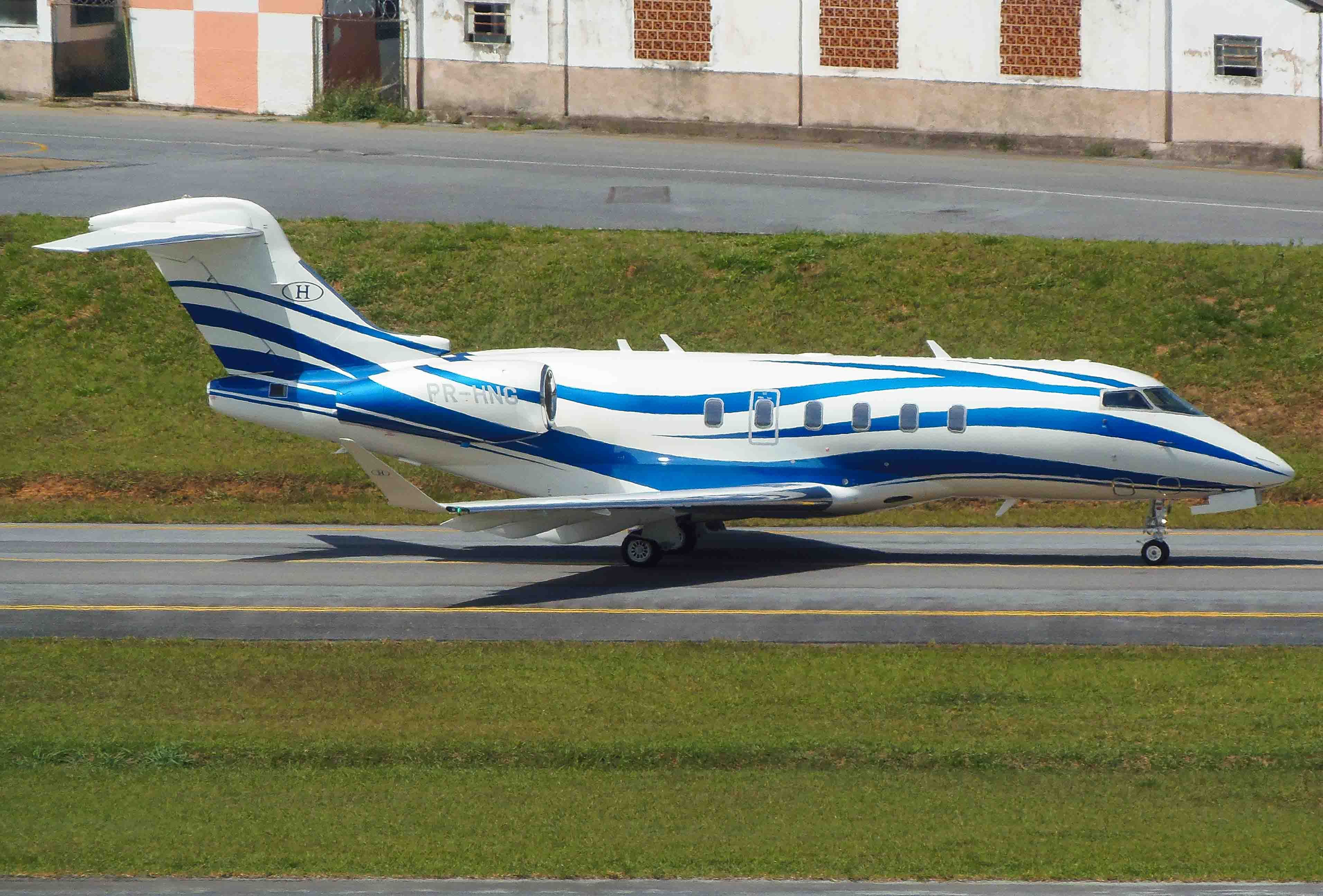 Canadair Challenger 350 (PR-HNG)