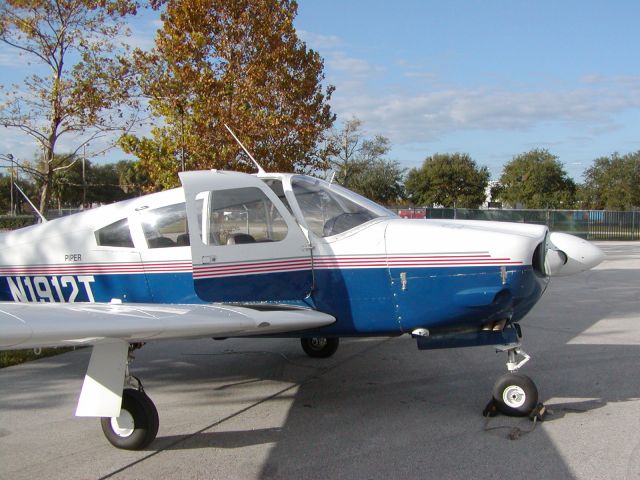 Piper Cherokee (N1912T)