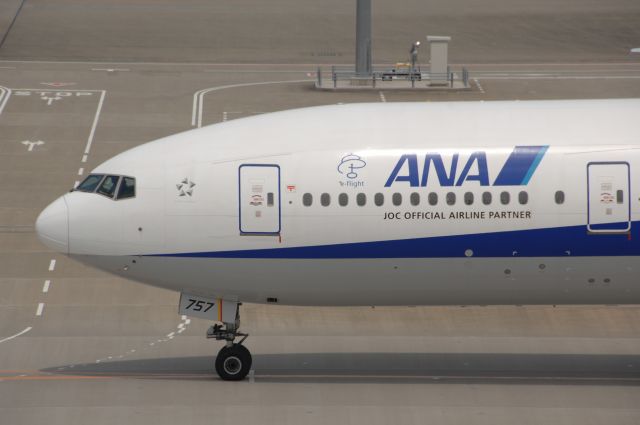 BOEING 777-300 (JA757A) - Taxi at Haneda Intl Airport on 2008/6/1 JOC Official Airline Partner