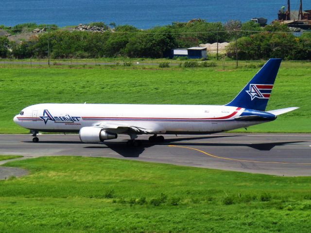 BOEING 767-300 (N319CM)