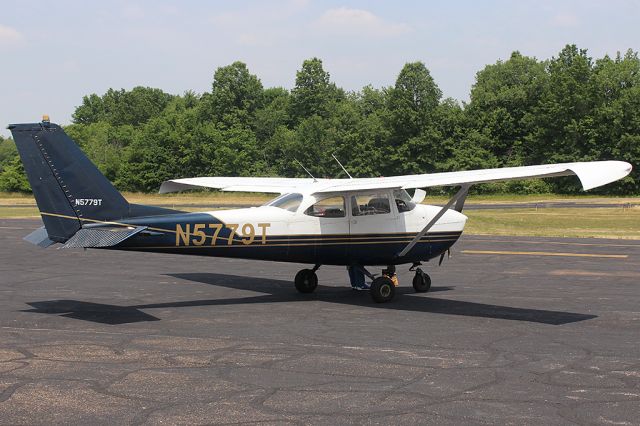 Cessna Skyhawk (N5779T)