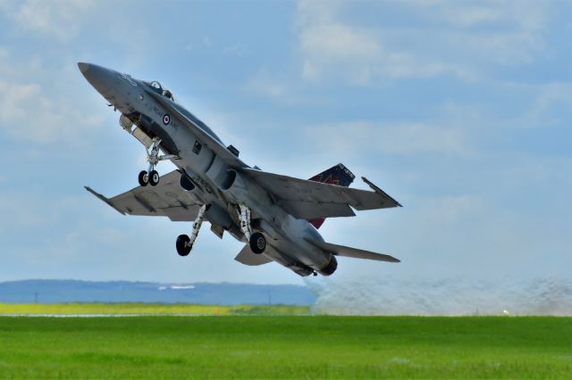 McDonnell Douglas FA-18 Hornet (18-8797) - RCAF CF-18 Demo Team taking off at the July 6 show at the Saskatchewan Airshow at 15 Wing Moose Jaw.