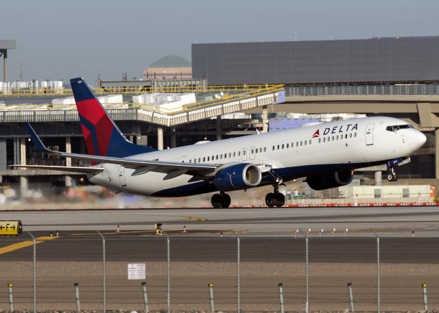 Boeing 737-900 (N811DZ)