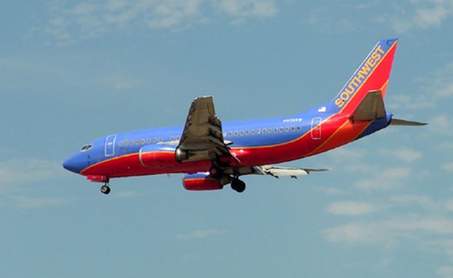 Boeing 737-700 (N507SW) - On Final to 3-0-L