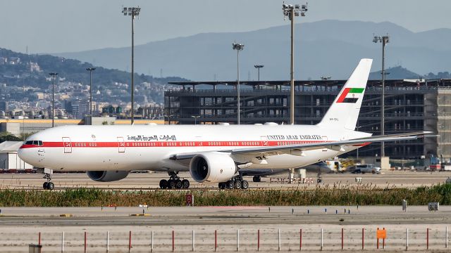 BOEING 777-300ER (A6-SIL)