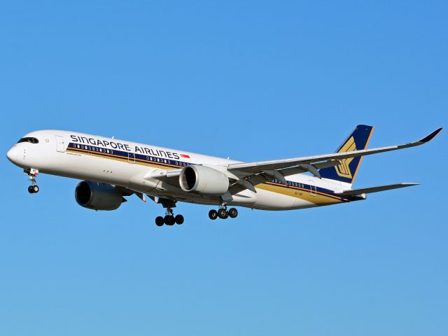 Airbus A350-900 (9V-SMT) - Kystvejen RWY22L