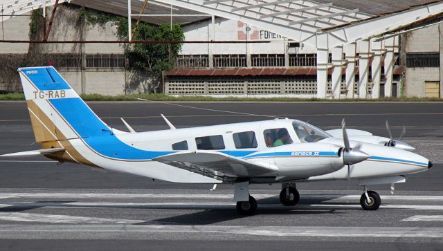 Piper Seneca (TG-RAB)