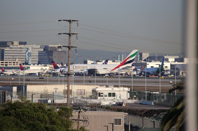 Airbus A380-800 (A6-EVJ)