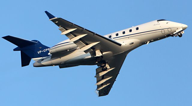 Bombardier Challenger 300 (VP-CPF) - ALLIANCE AIR