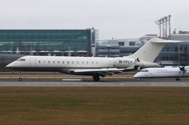 Bombardier Global Express (M-YFLY)
