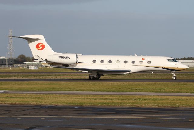 Gulfstream Aerospace Gulfstream G650 (N566NS) - Taxiing to the bay on a brisk winter morning.