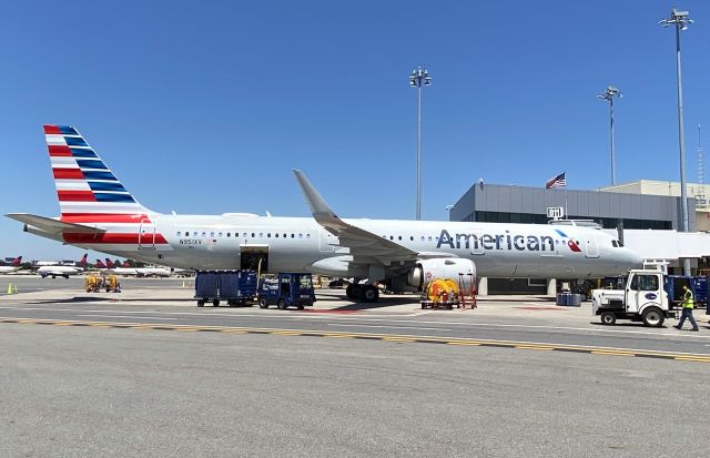 Airbus A321neo (N951XV) - EX Virgin American A321nayo @ B11 Salute !!