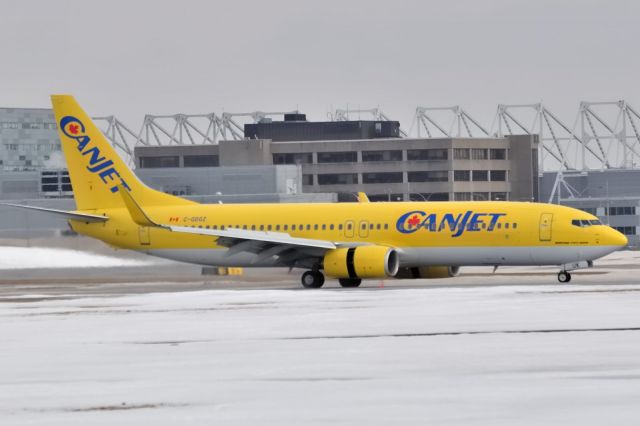 Boeing 737-800 (C-GDGZ)