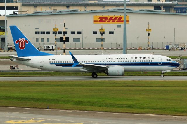 Boeing 737 MAX 8 (B-1127)