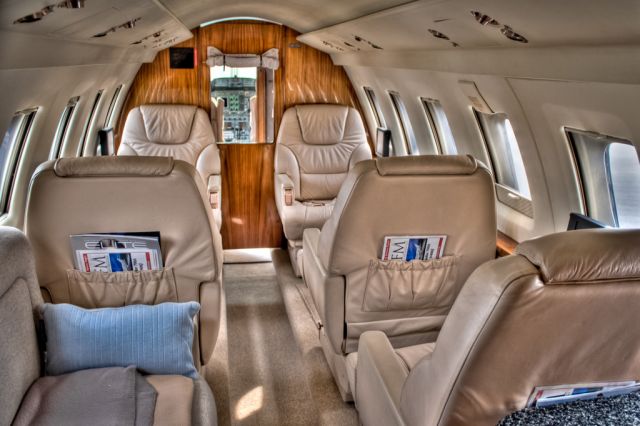 Hawker 800 (N406J)
