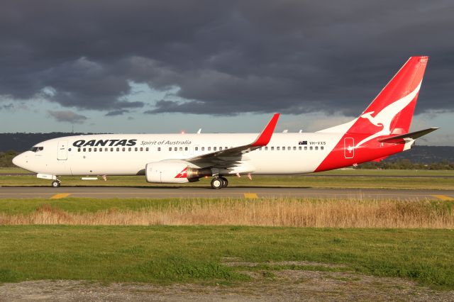 Boeing 737-800 (VH-VXS) - Qantas B737-800 VH-VXS. Made its 1st visit after being re-painted into the new Qf livery.