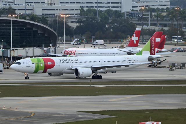 Airbus A330-900 (CS-TUI)