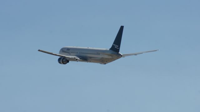 BOEING 767-300 (N120DL)