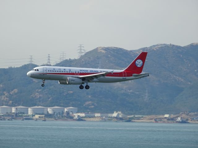 Airbus A320 (B-6697)
