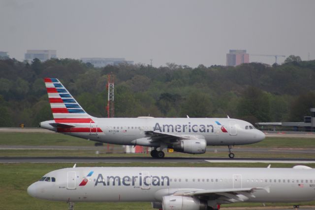 Airbus A319 (N717UW)