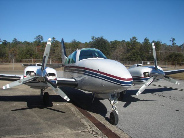 Beechcraft Baron (58) (N1073S)