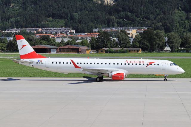 EMBRAER 195 (OE-LWA)